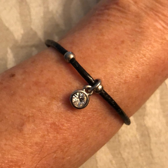 Mishky Crystal Necklace - Picture 2 of 4